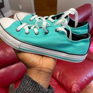 Kids converse